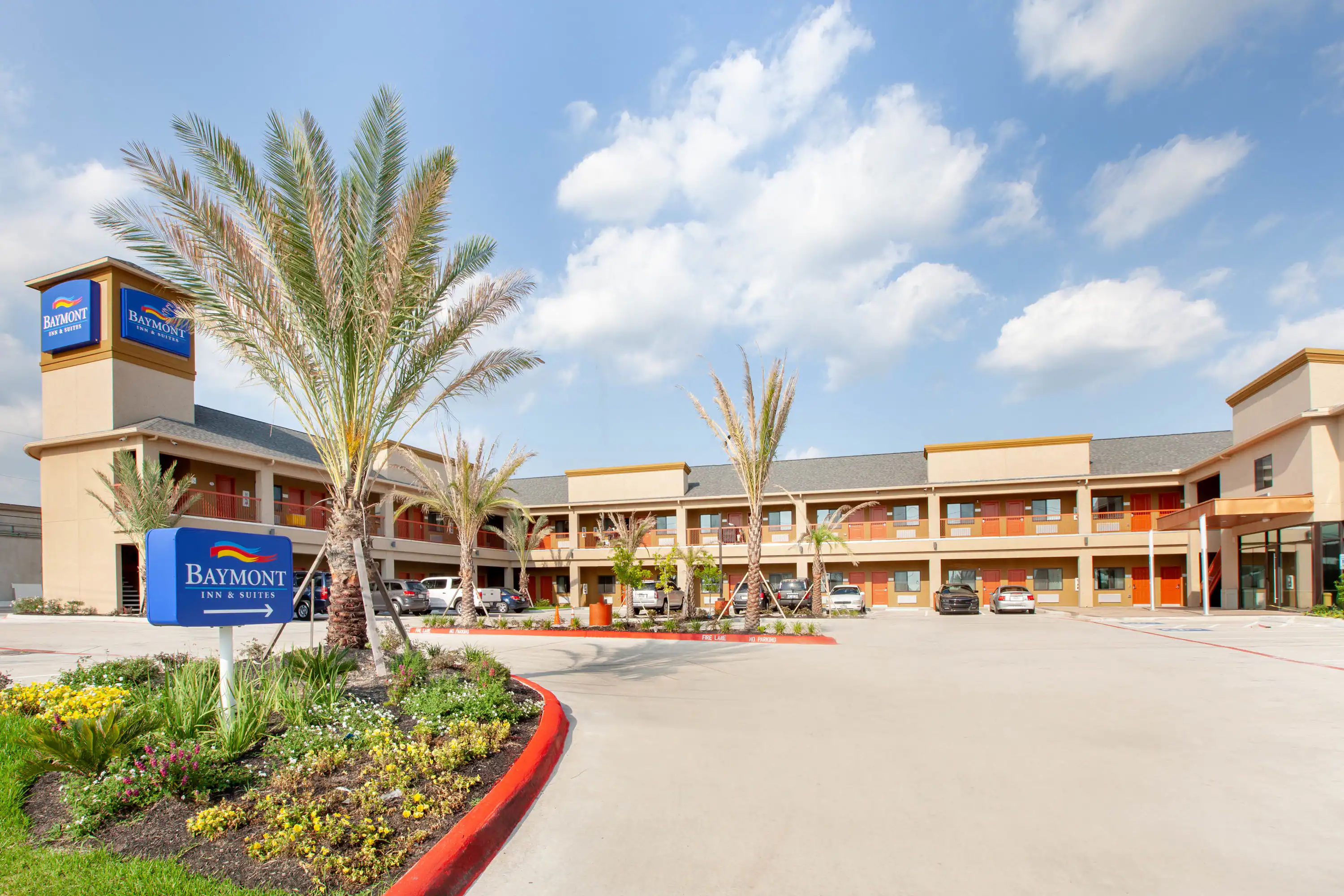 Baymont Houston Hobby Airport exterior